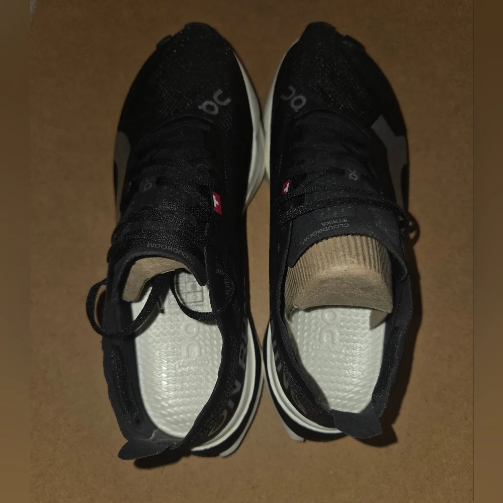 On Running Sneakers Cloudboom Strike 7.5 Women - Picture 13 of 13